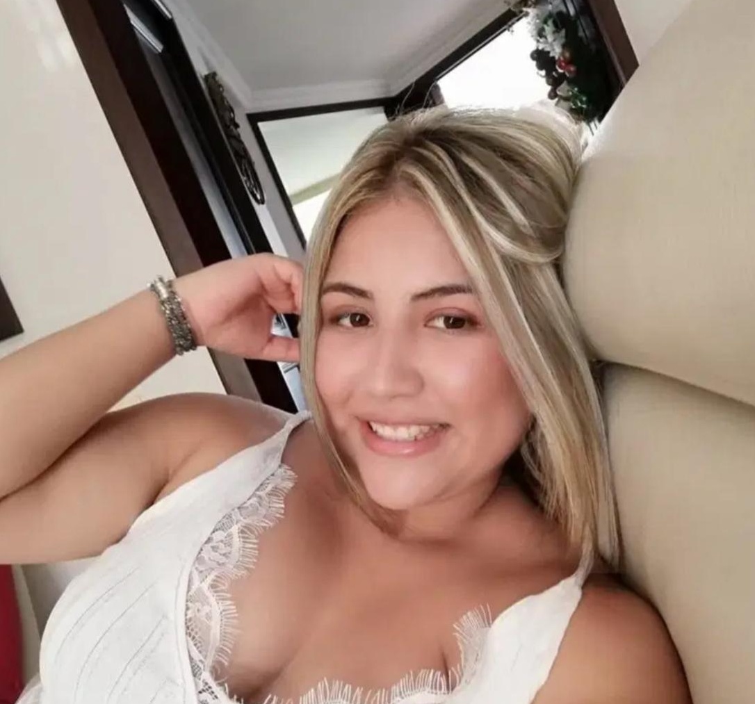 677392255|CAMILA|Chica