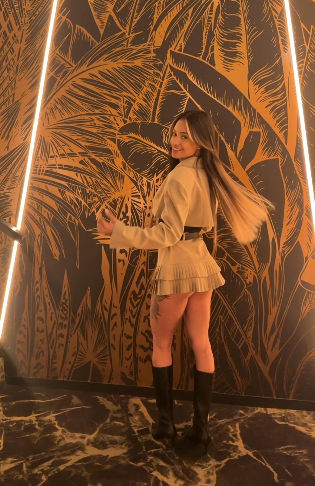 631970771|ALEXIA|Chica