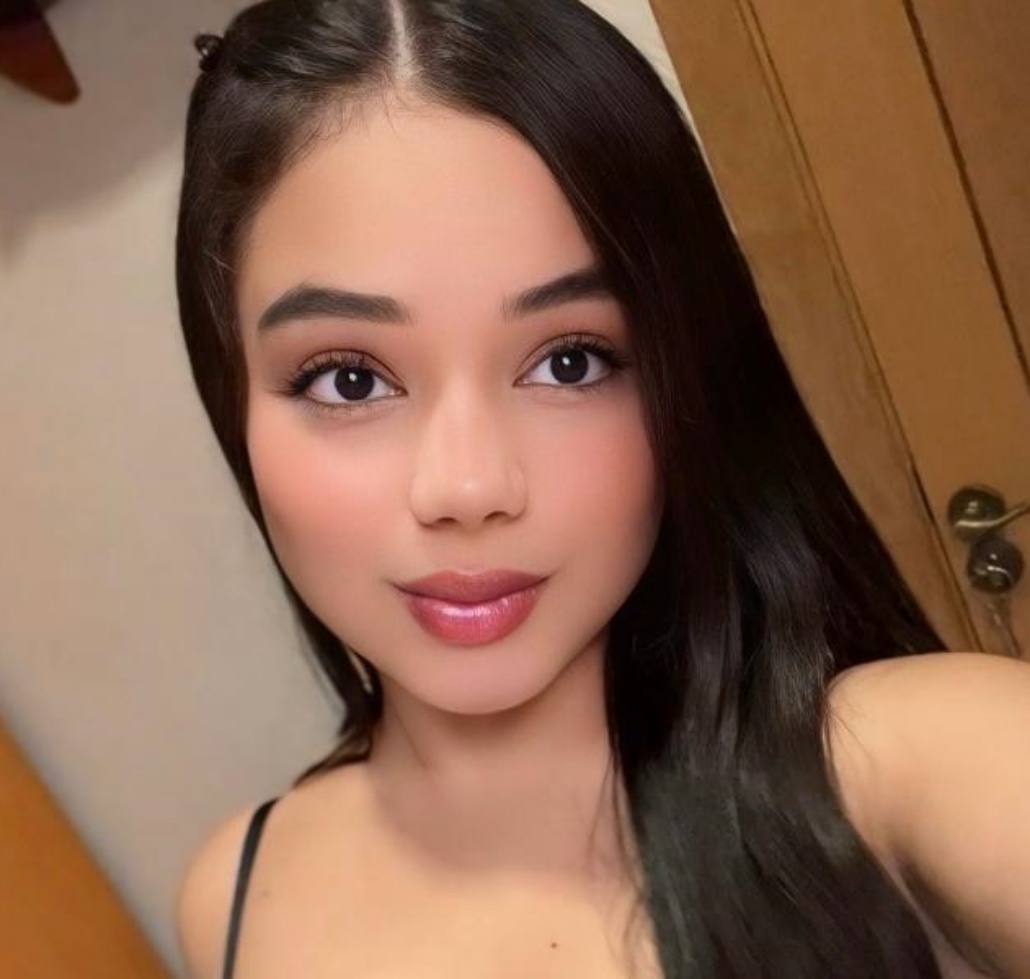 633897114|CAMILA|Chica