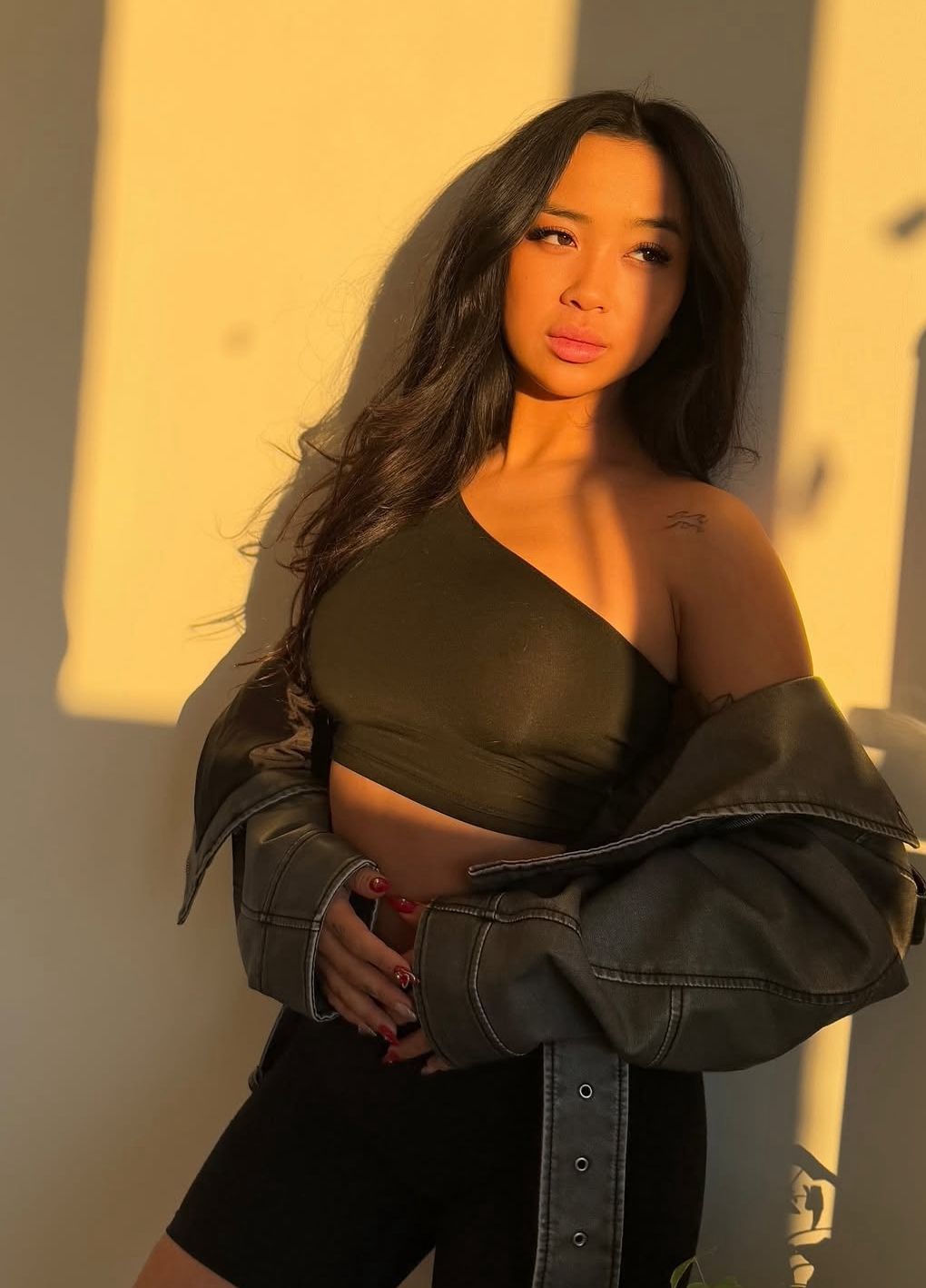 614574083|AINOA|Escort