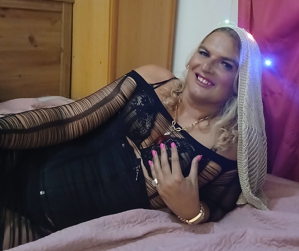 666534372|ALEXANDRA|Transexual