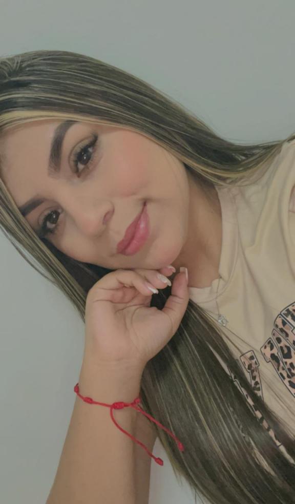 663442879|LAURA|Chica