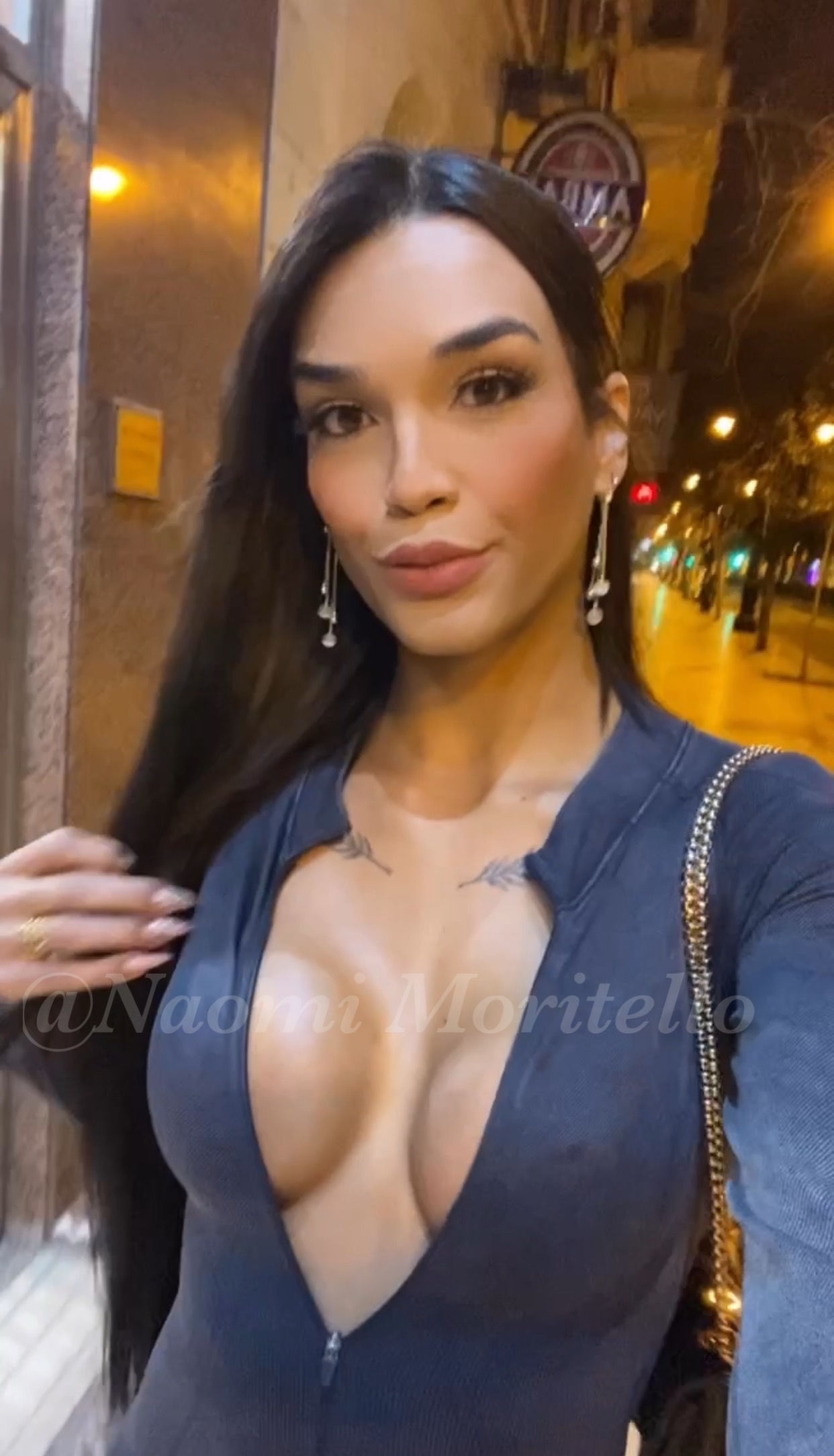 631733062|NAOMI MORITELLO|Transexual