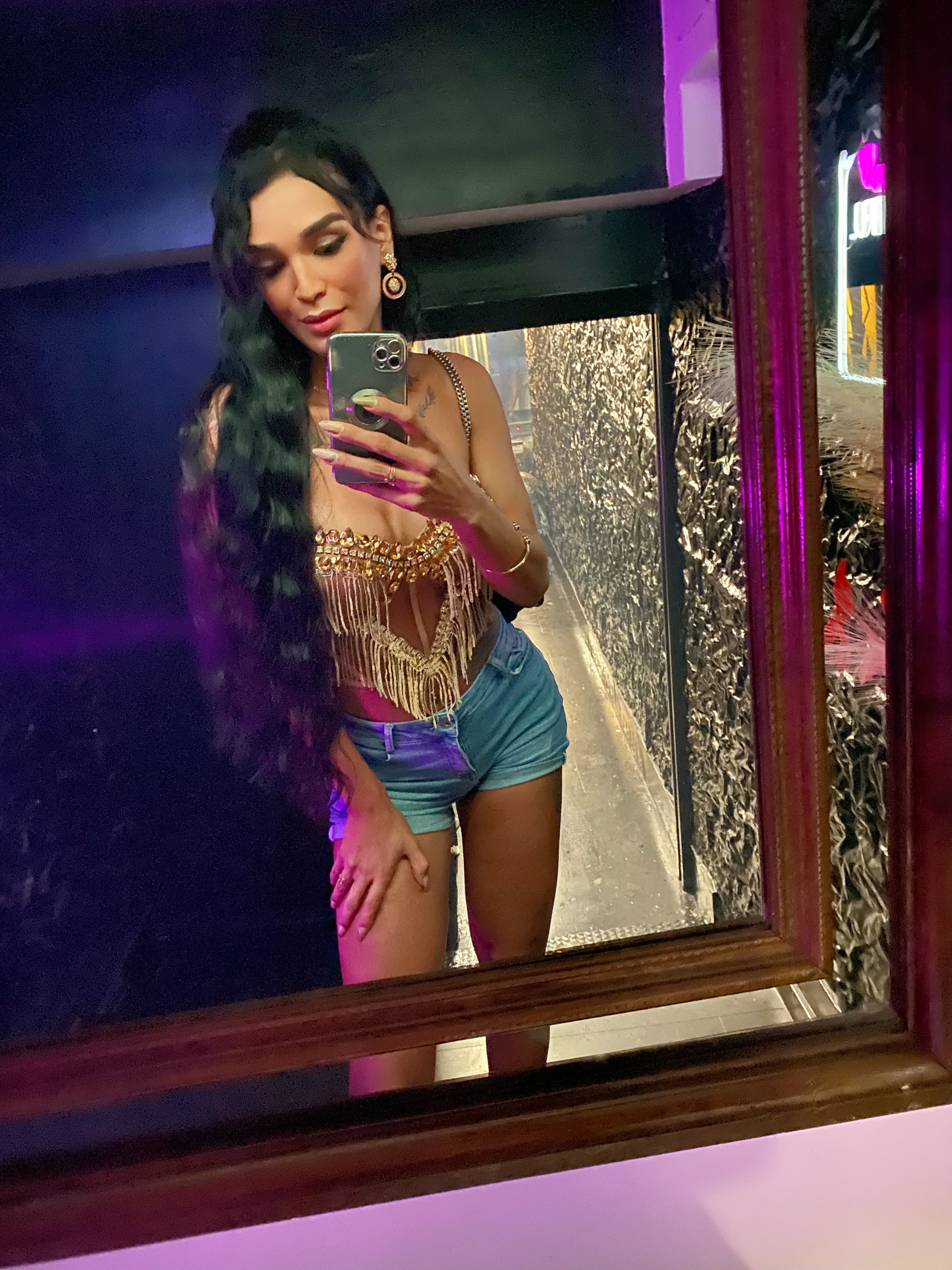 631733062|NAOMI MORITELLO|Transexual