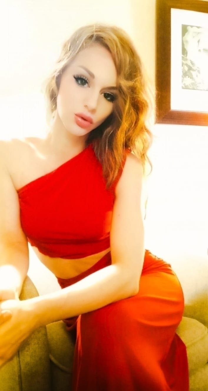 680615957|MONICA MADRILEÑA|Chica