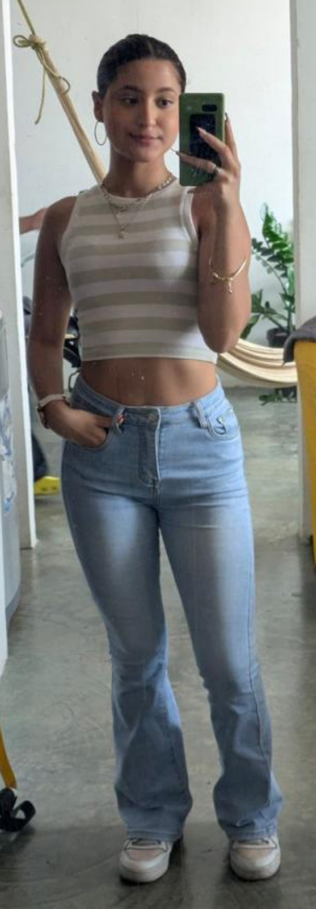 695796207|REYES|Chica