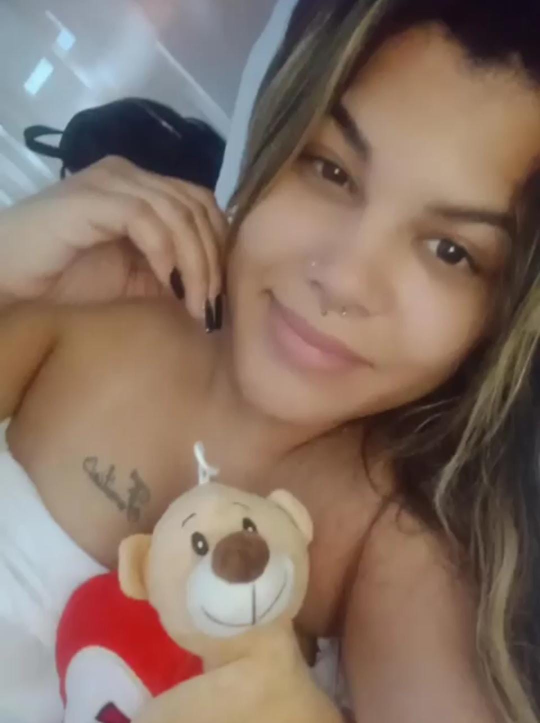 632945985|MARCELA|Chica