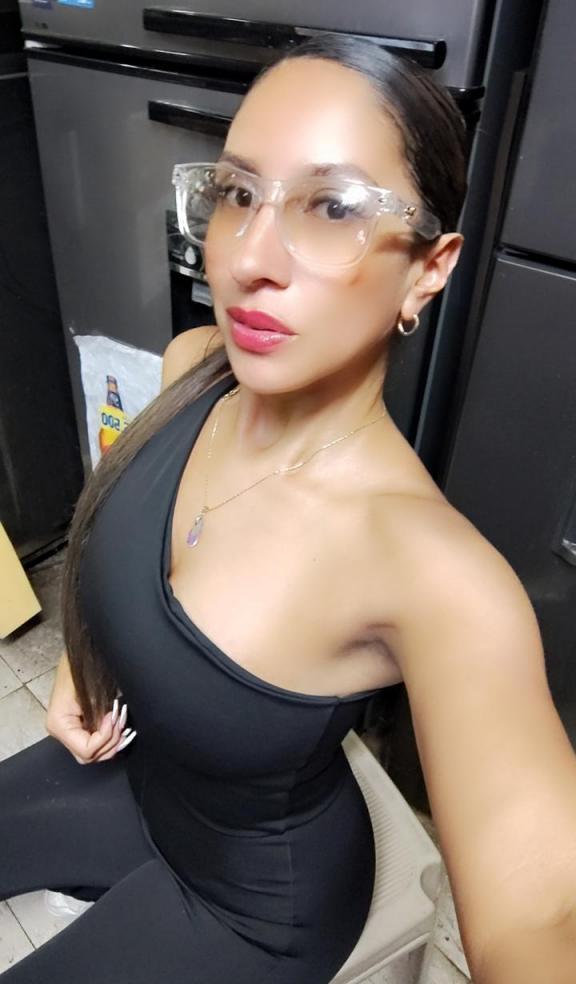 647960284|KAREN|Chica