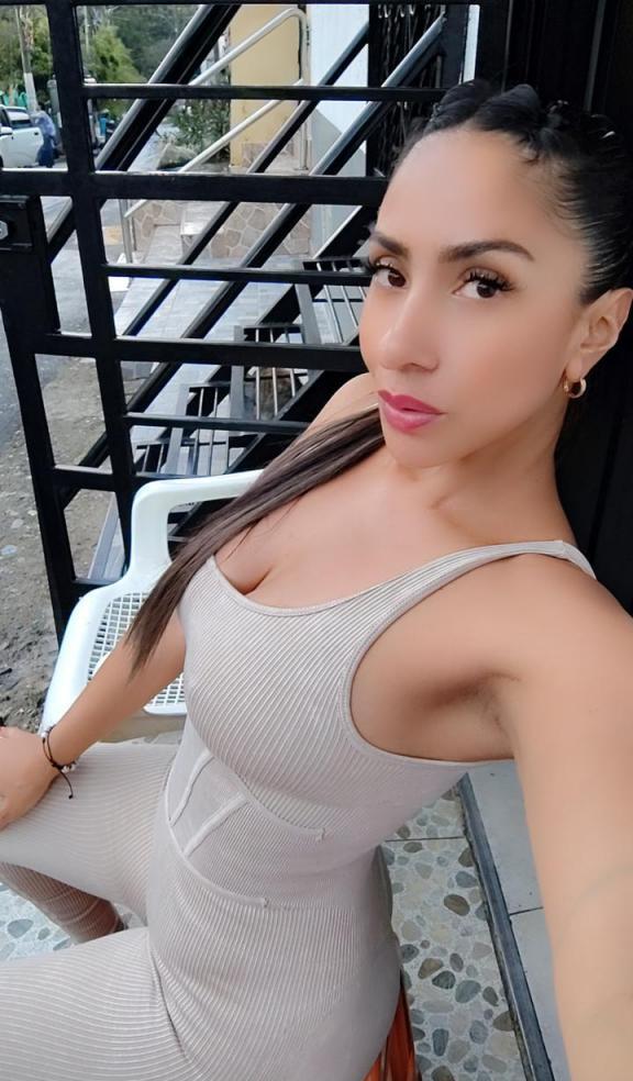 647960284|KAREN|Chica