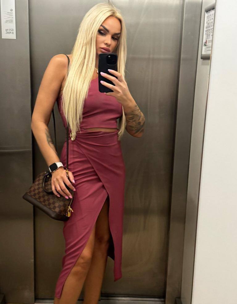 624059270|EVA|Chica