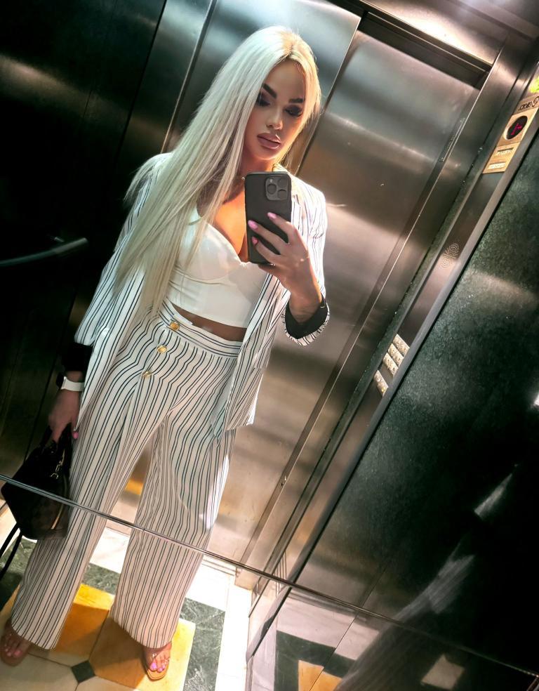 624059270|EVA|Chica