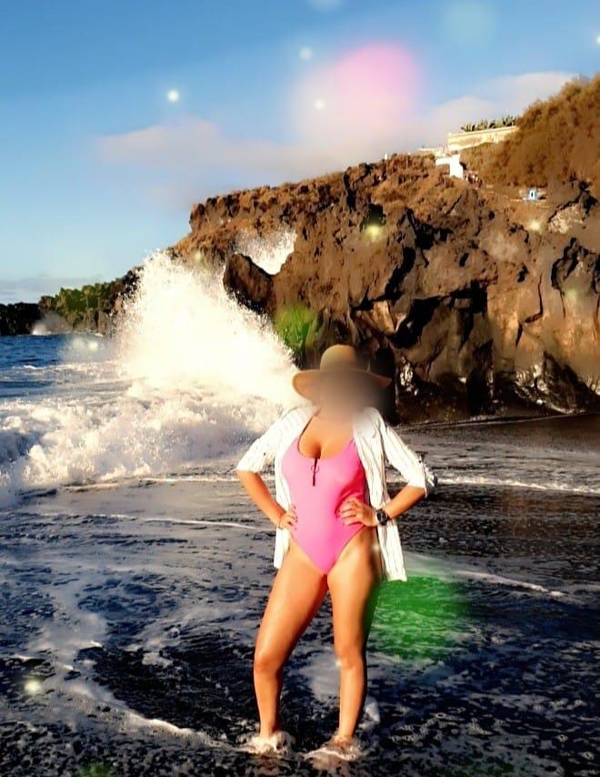 647689836|Alexandra|Chica