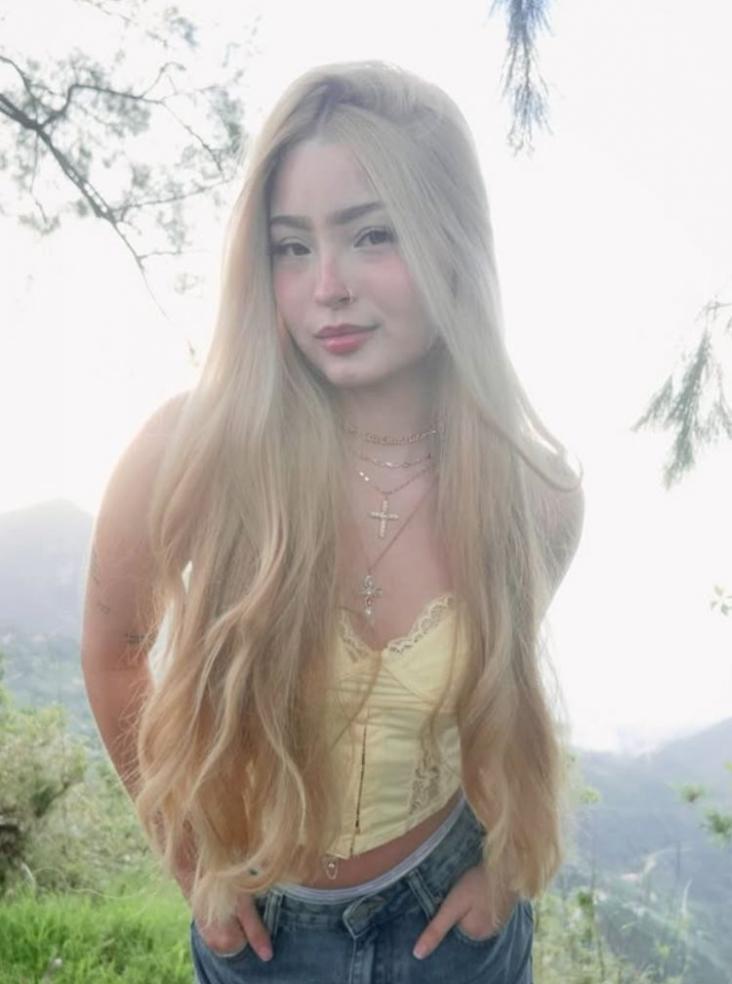 632986223|CHLOE|Chica