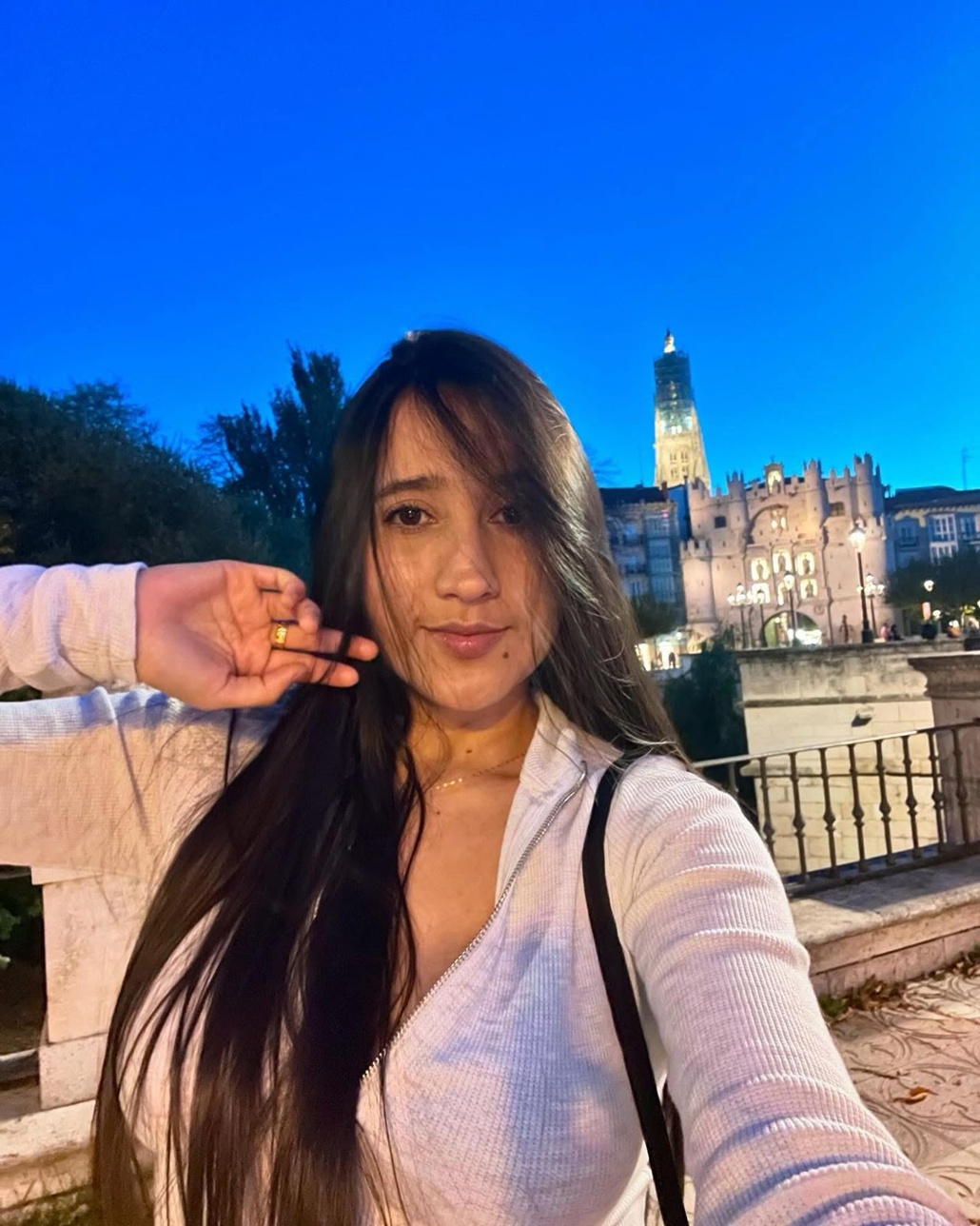 614657571|VICTORIA|Escort