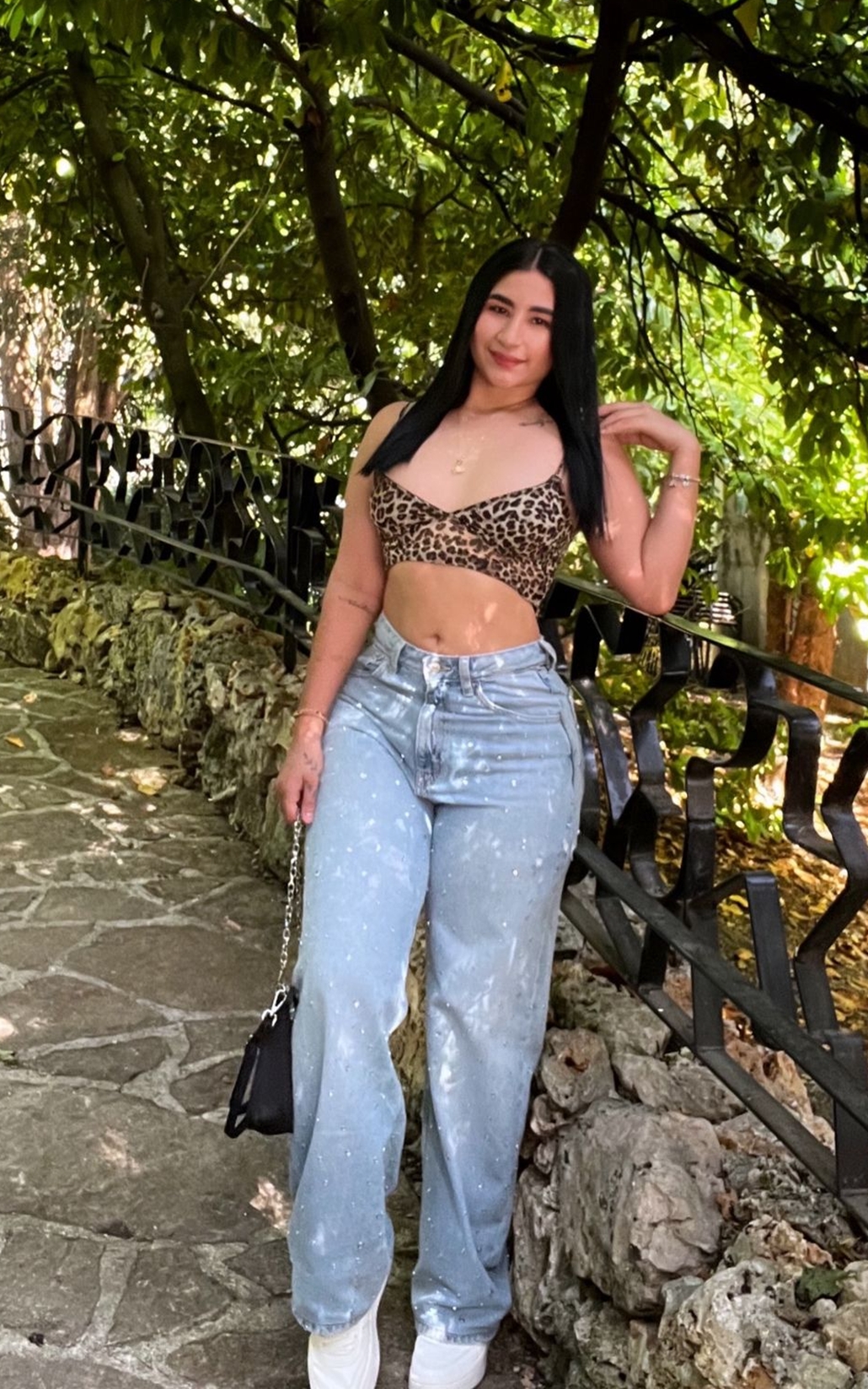 613363372|NICOL|Chica
