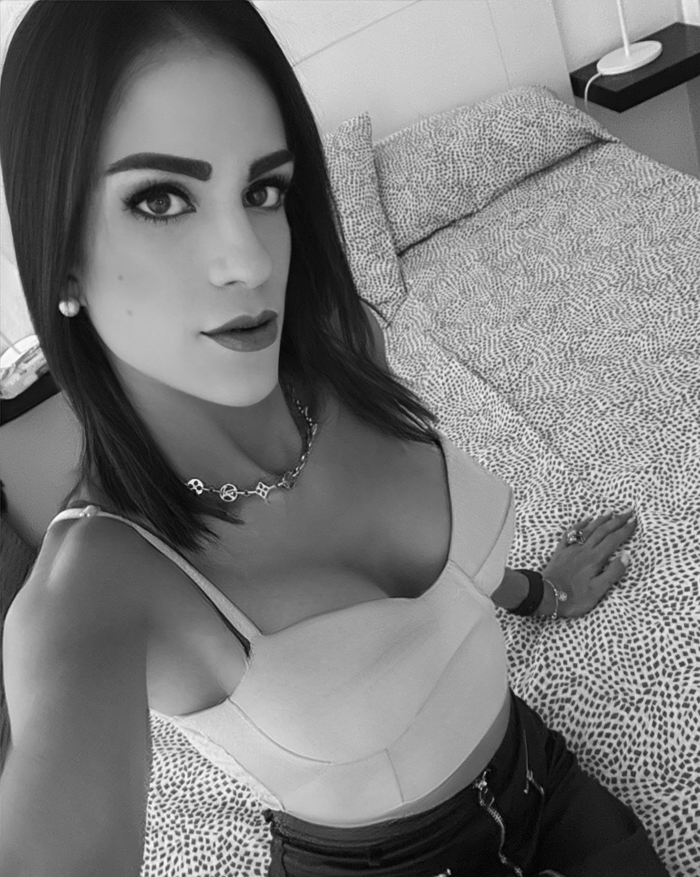 687638991|CRISTINA|Transexual