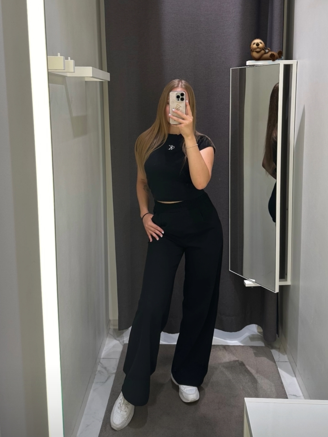 672954764|LAURA|Chica