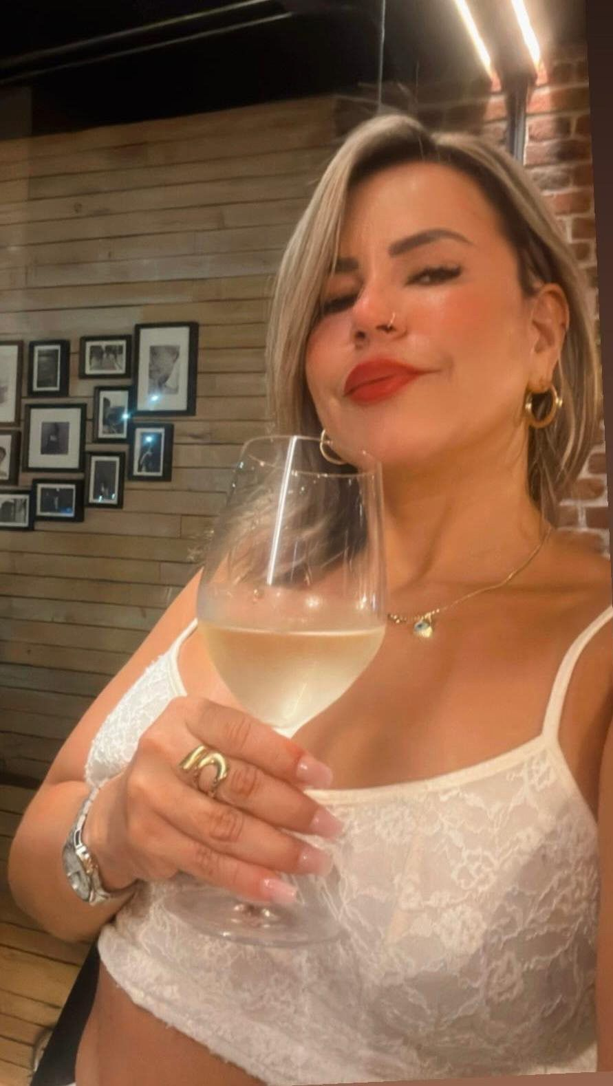 611617547|SOFI|Chica
