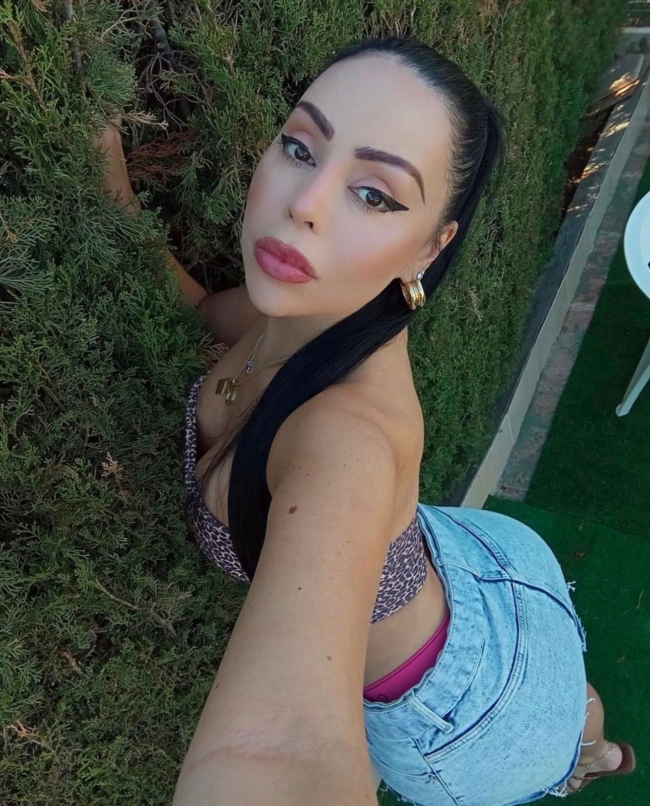687051708|ANTHONELA|Chica