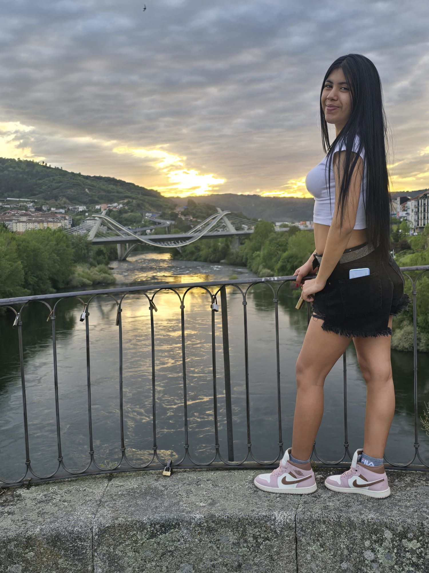 643037034|CAMILA|Chica