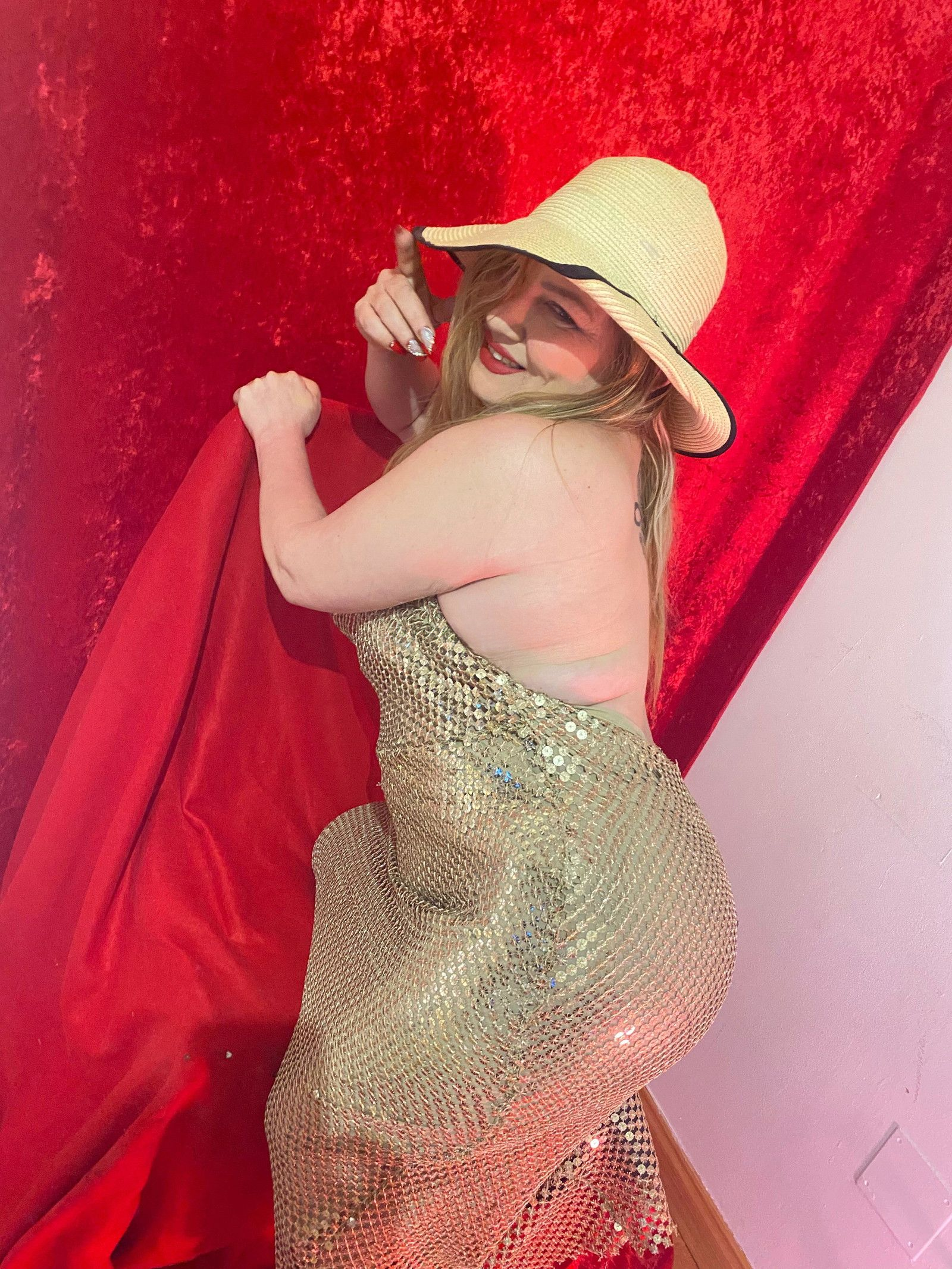 610835839|CRISTAL|Chica