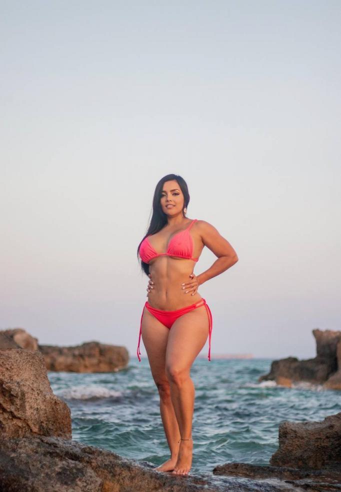 613634097|MIA|Chica