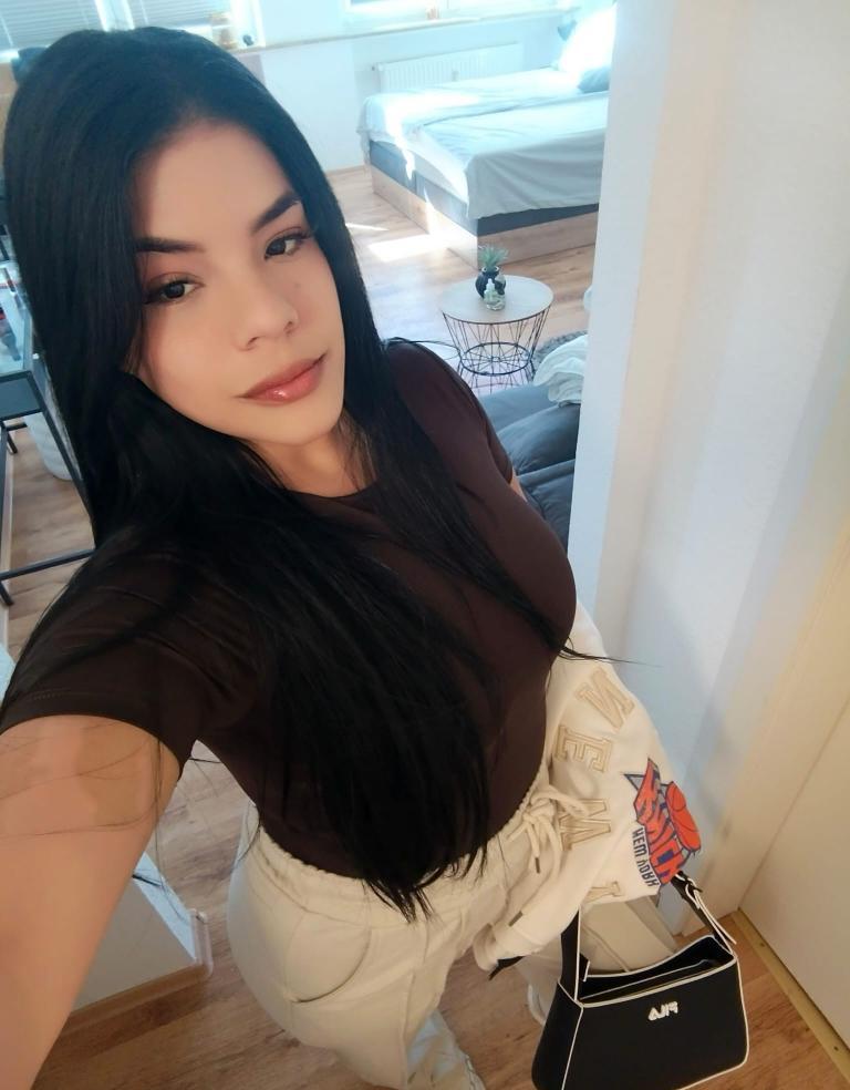 633906423|MANUELA|Chica
