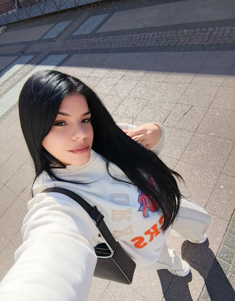 633906423|MANUELA|Chica
