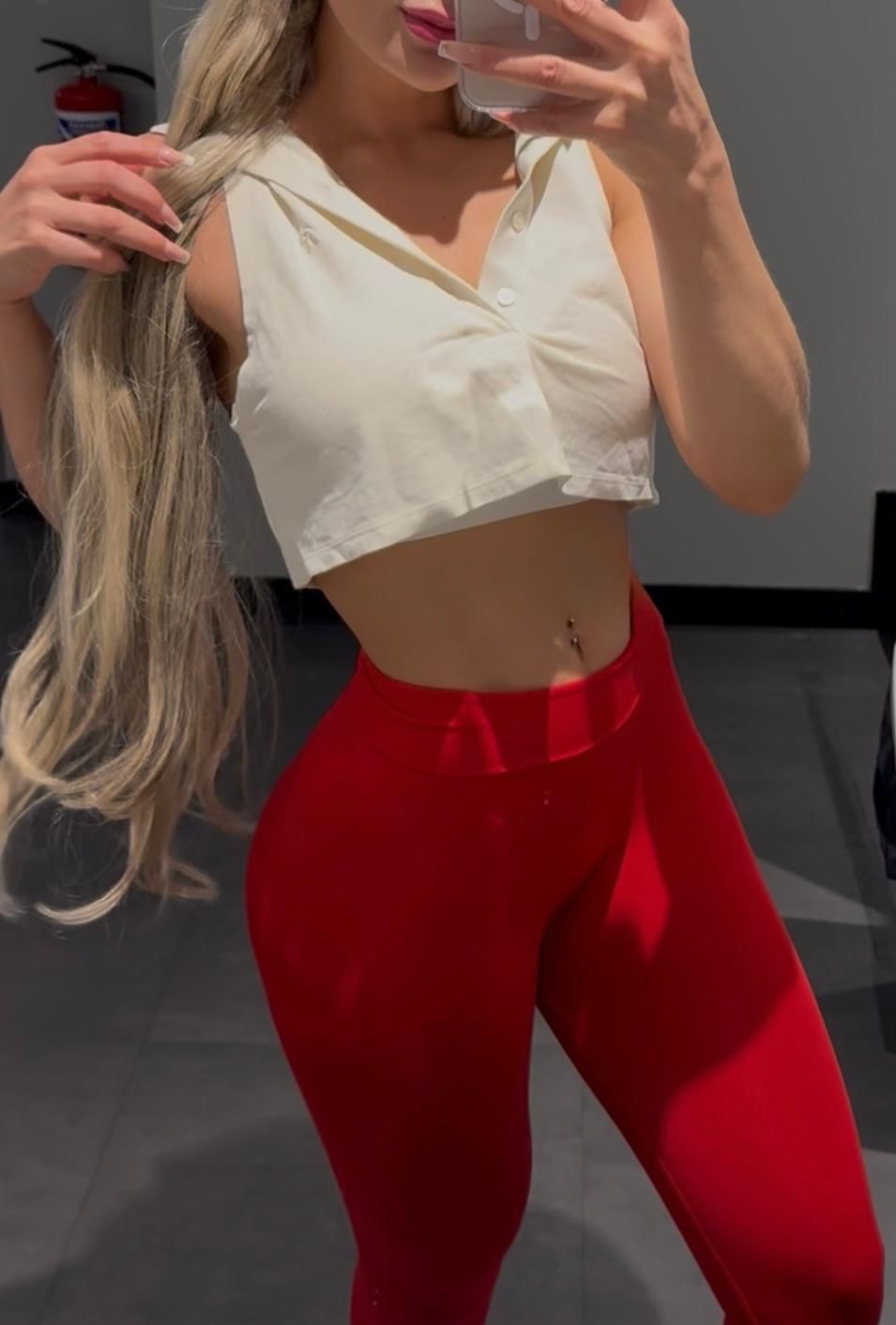 614262112|CLOE|Escort