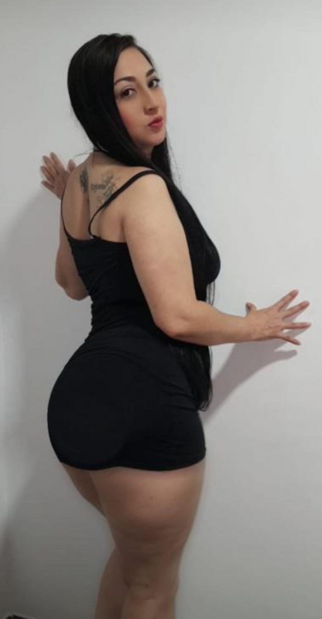 624274998|AROA|Chica