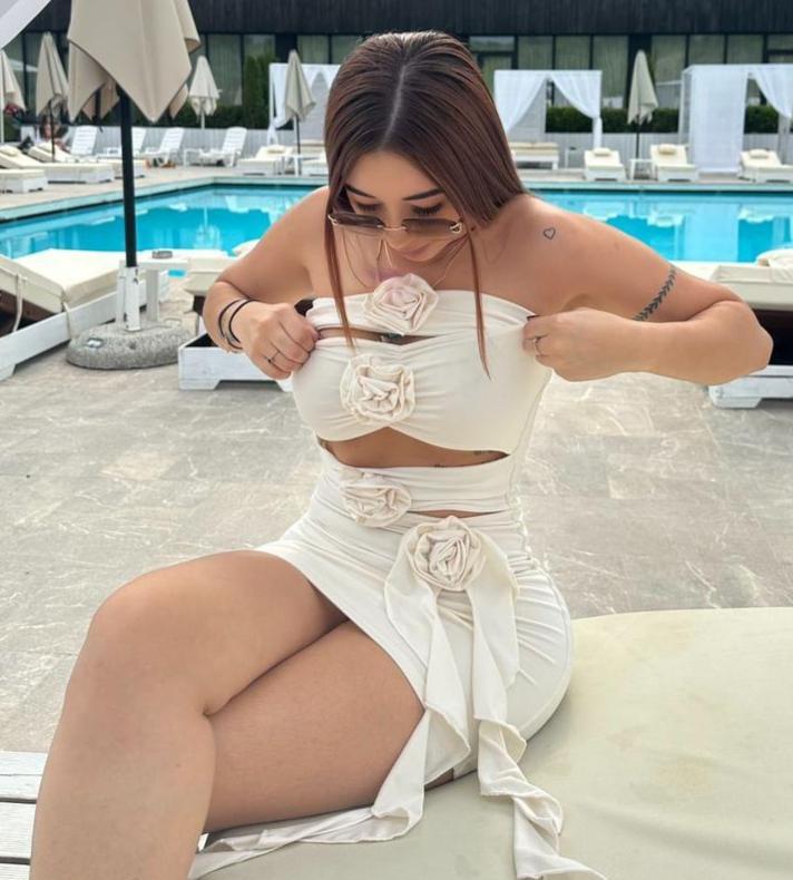 627897060|MIA|Chica