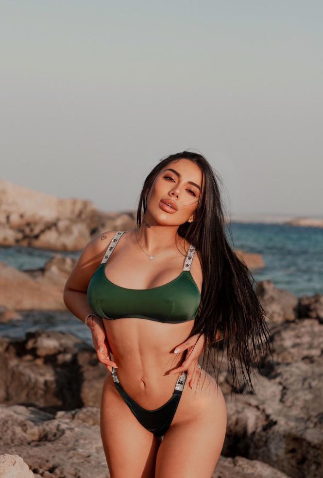 613761743|LUCY|Chica