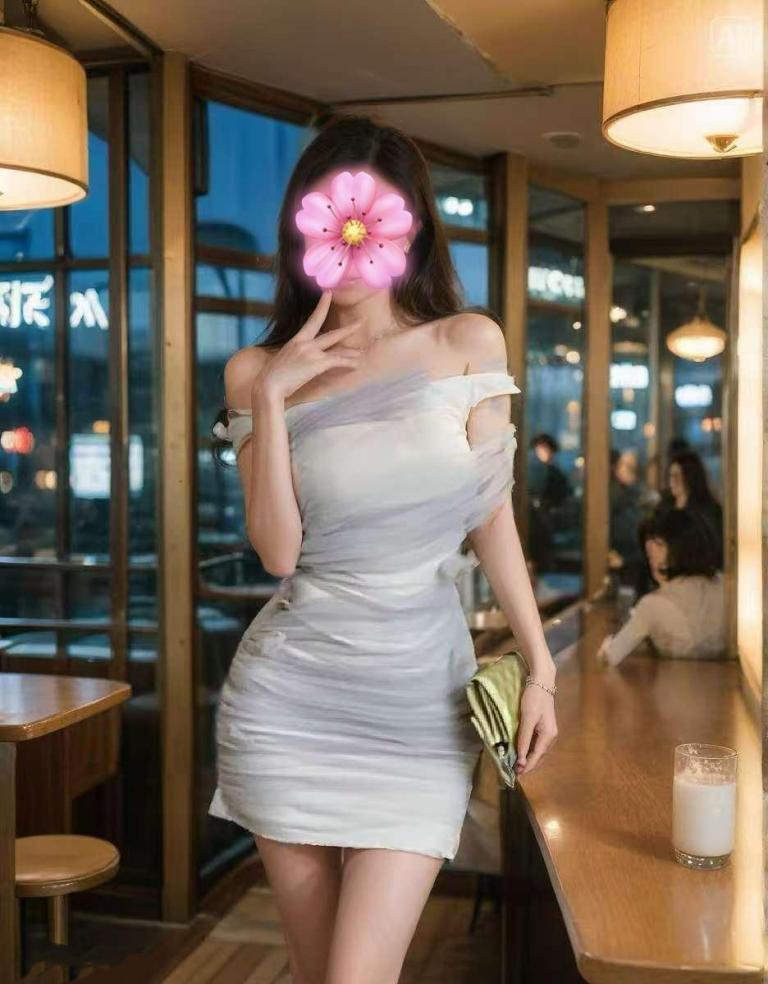 643634921|ASIA|Chica