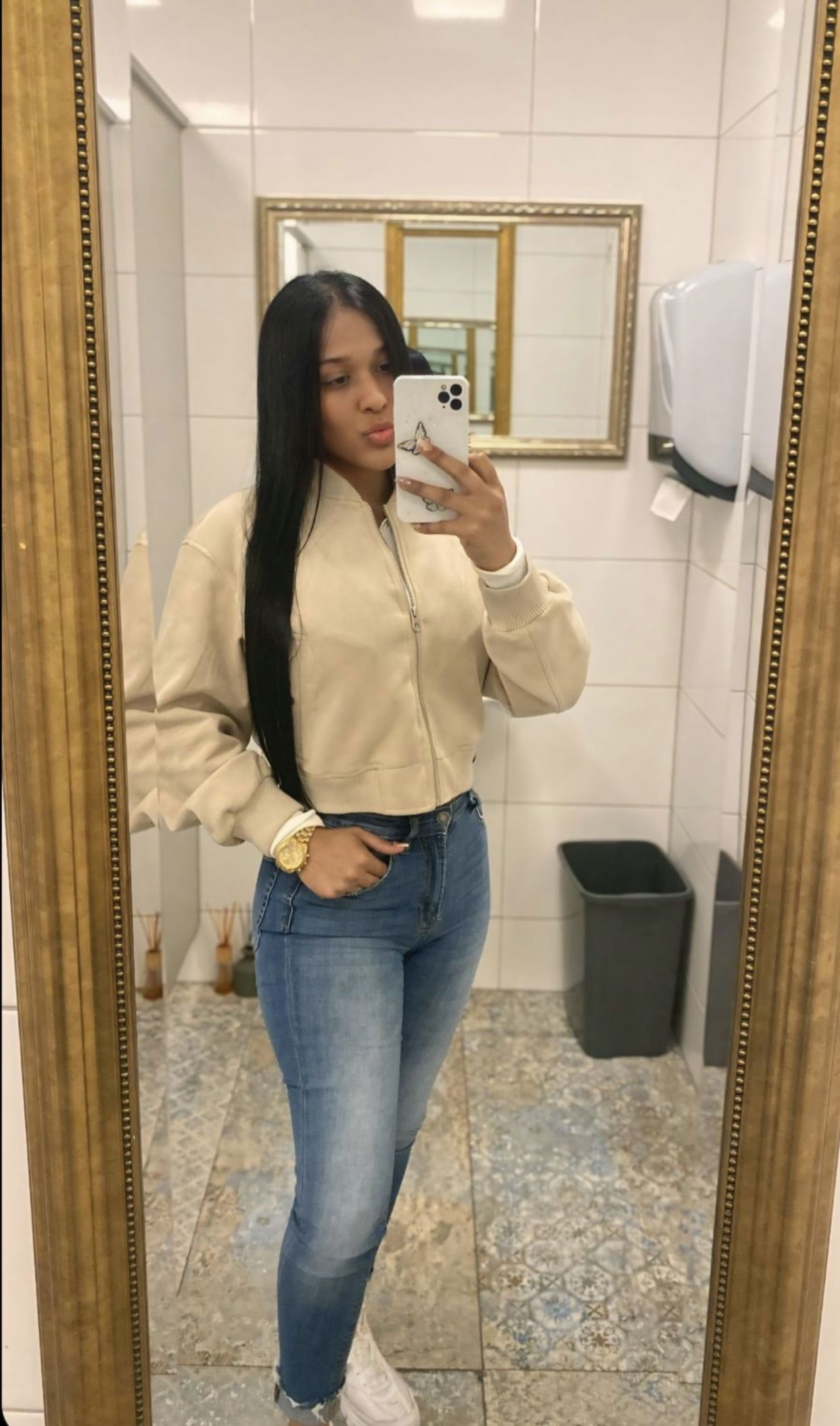 631860228|CAROLINA|Chica
