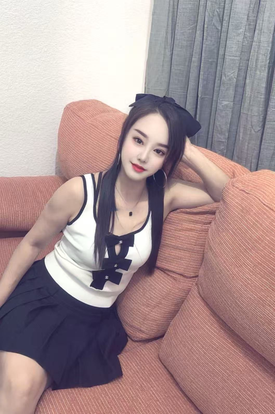 614763244|Ami|Chica