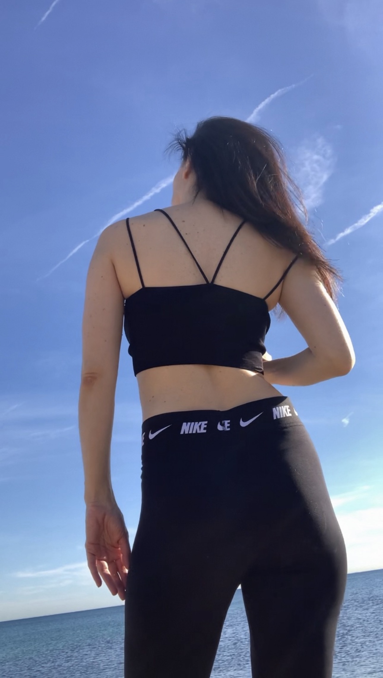 695148498|NúRIA|Chica