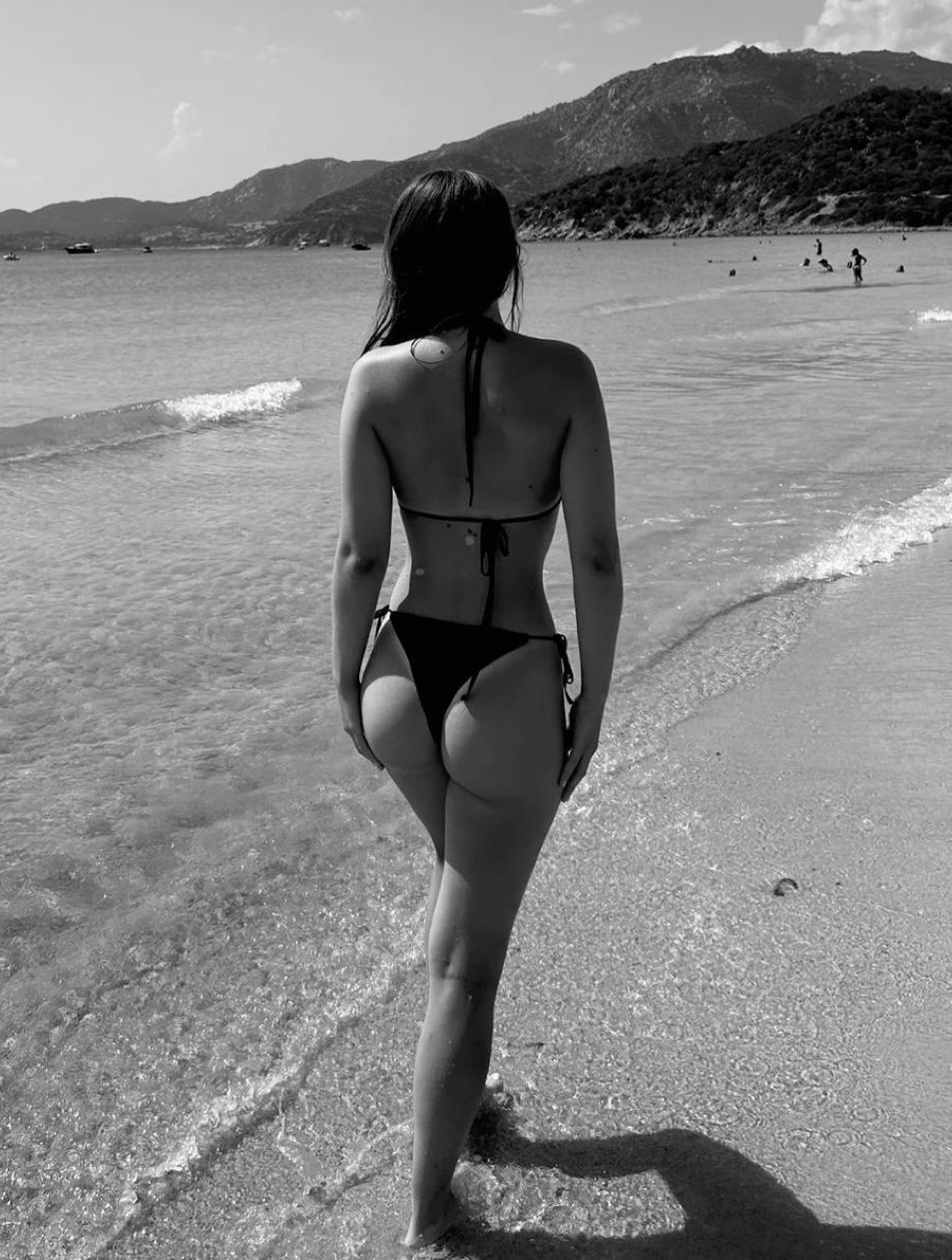 624694100|IRIS|Escort