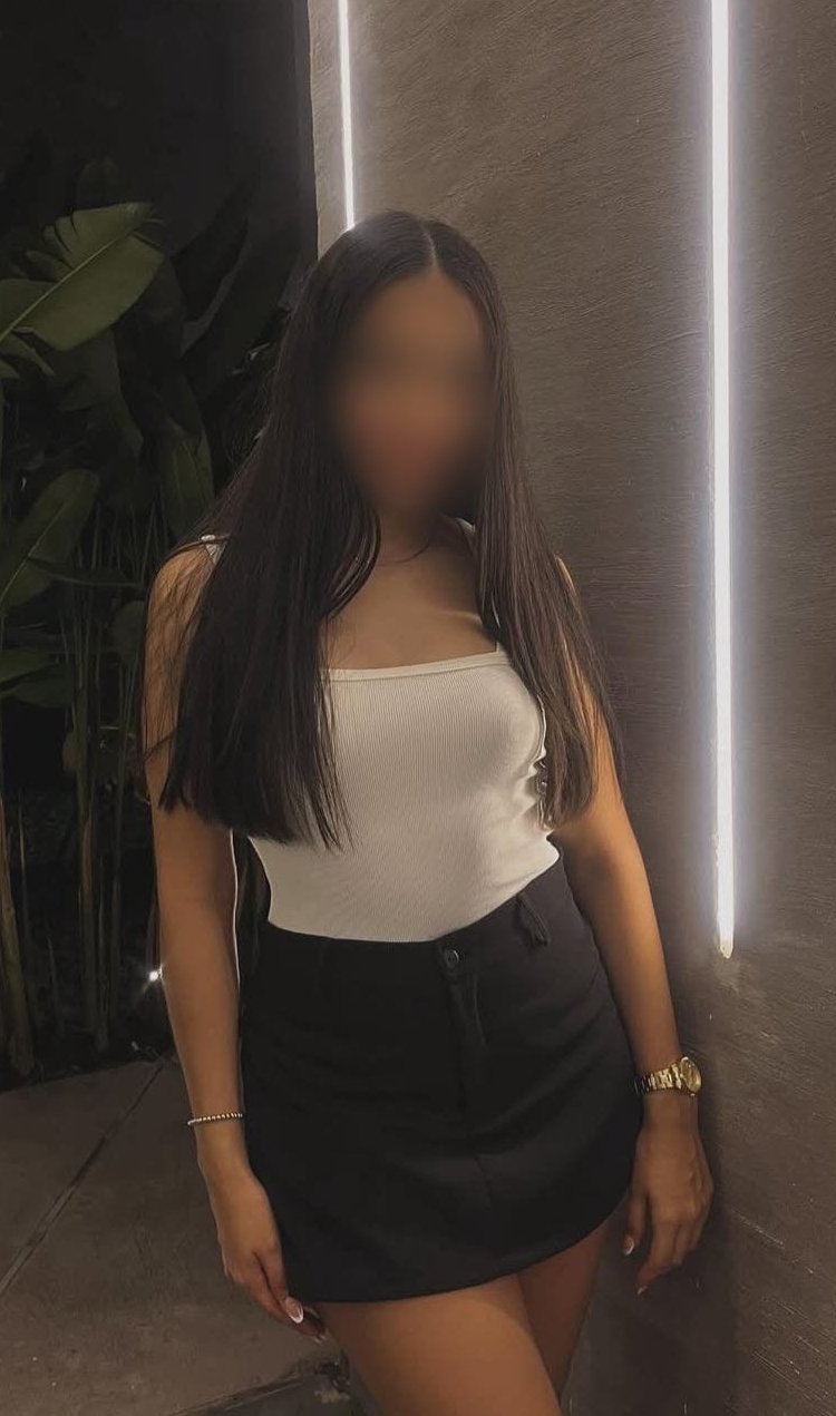 611833483|DANIELA|Escort