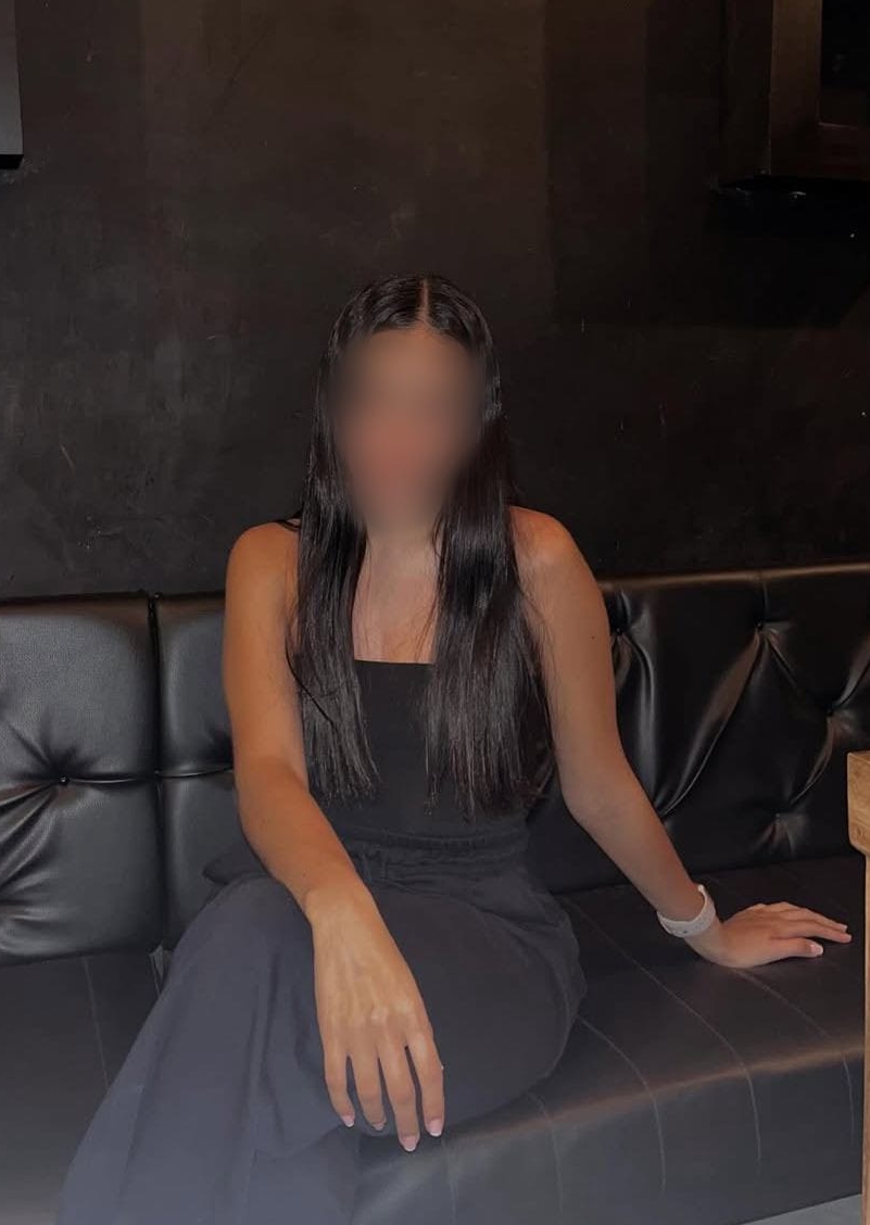 611833483|DANIELA|Escort