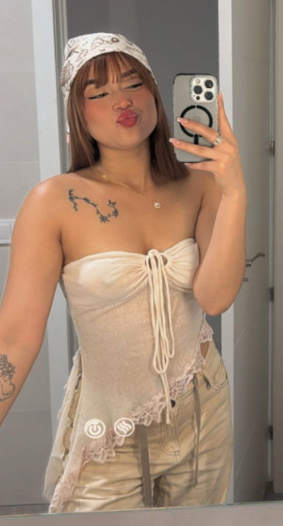 611383093|ARIEL|Chica