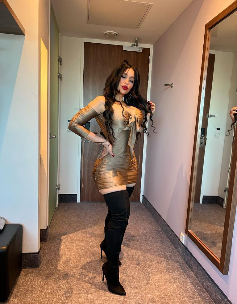 674389082|SIHAM|Chica