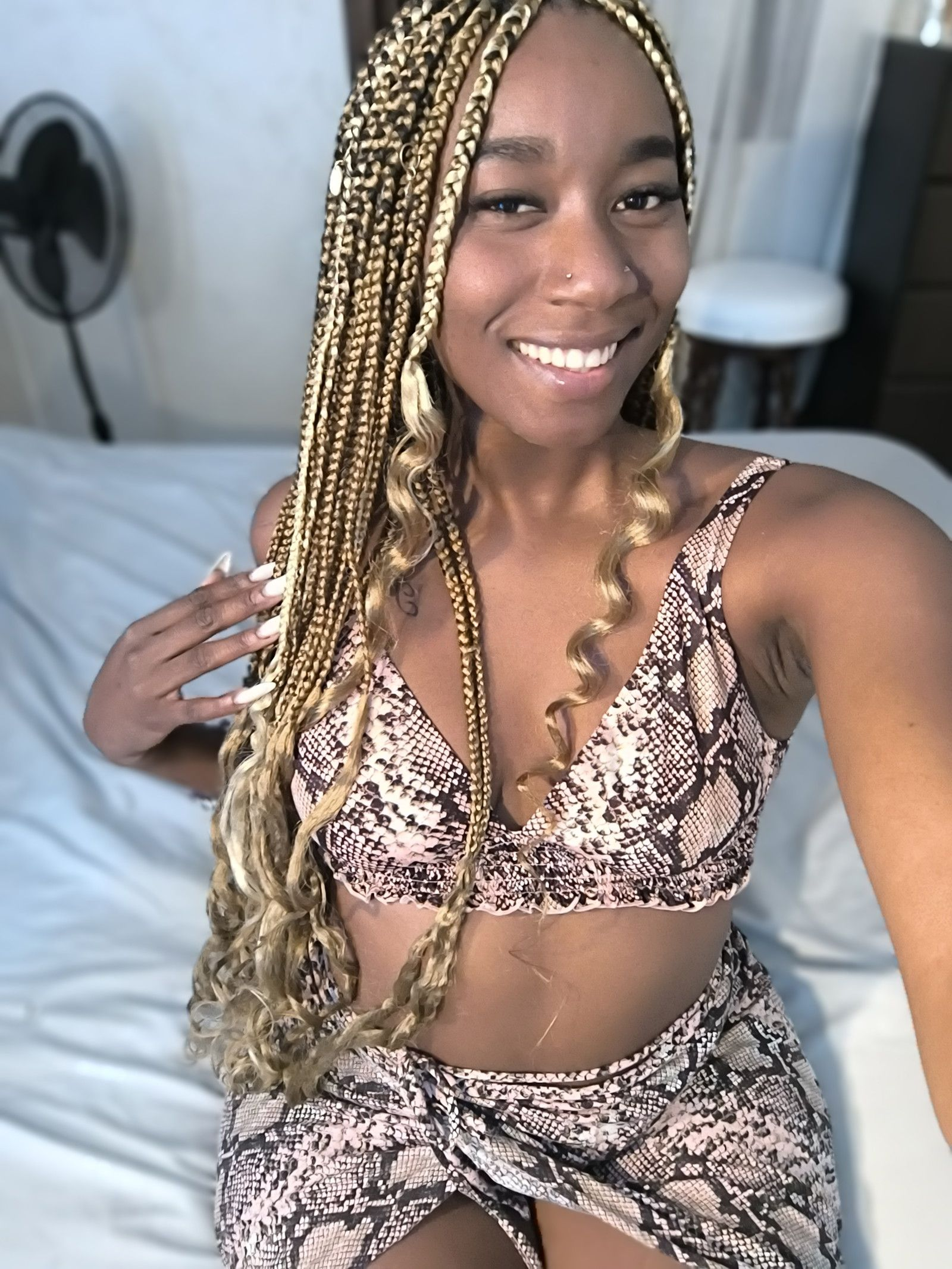 641968580|YOSSELINE|Chica