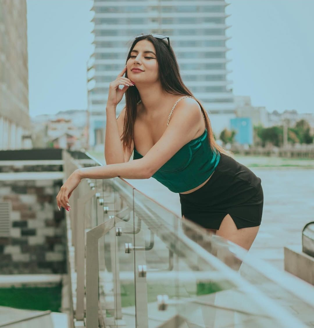 611259251|VENEZOLANA|Chica
