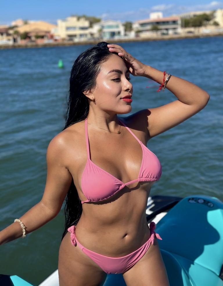 607373975|LUNA|Chica
