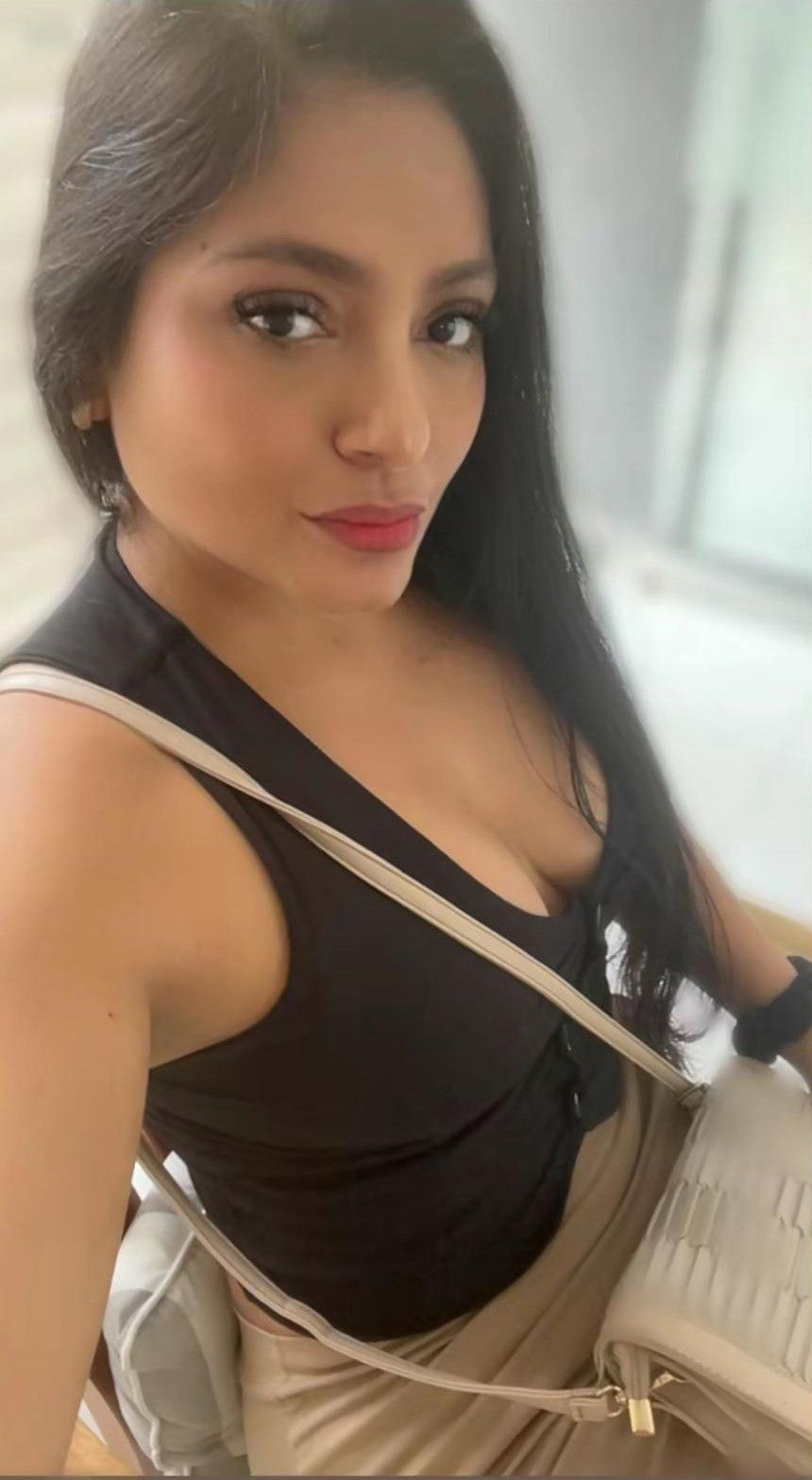 672860637|IVONNY|Chica