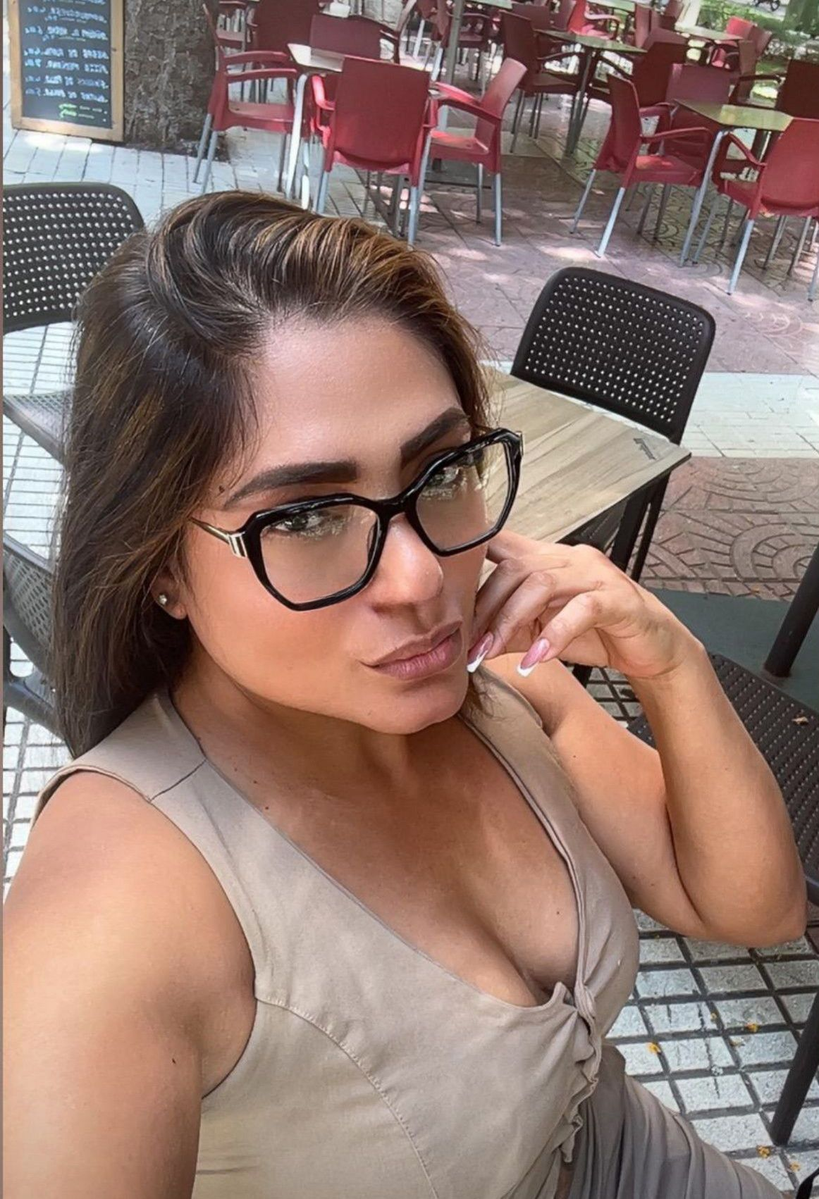 672860637|IVONNY|Chica
