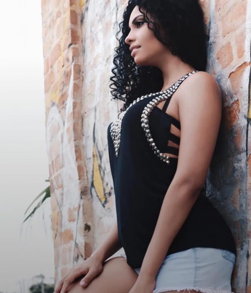 654954323|LAIA|Chica