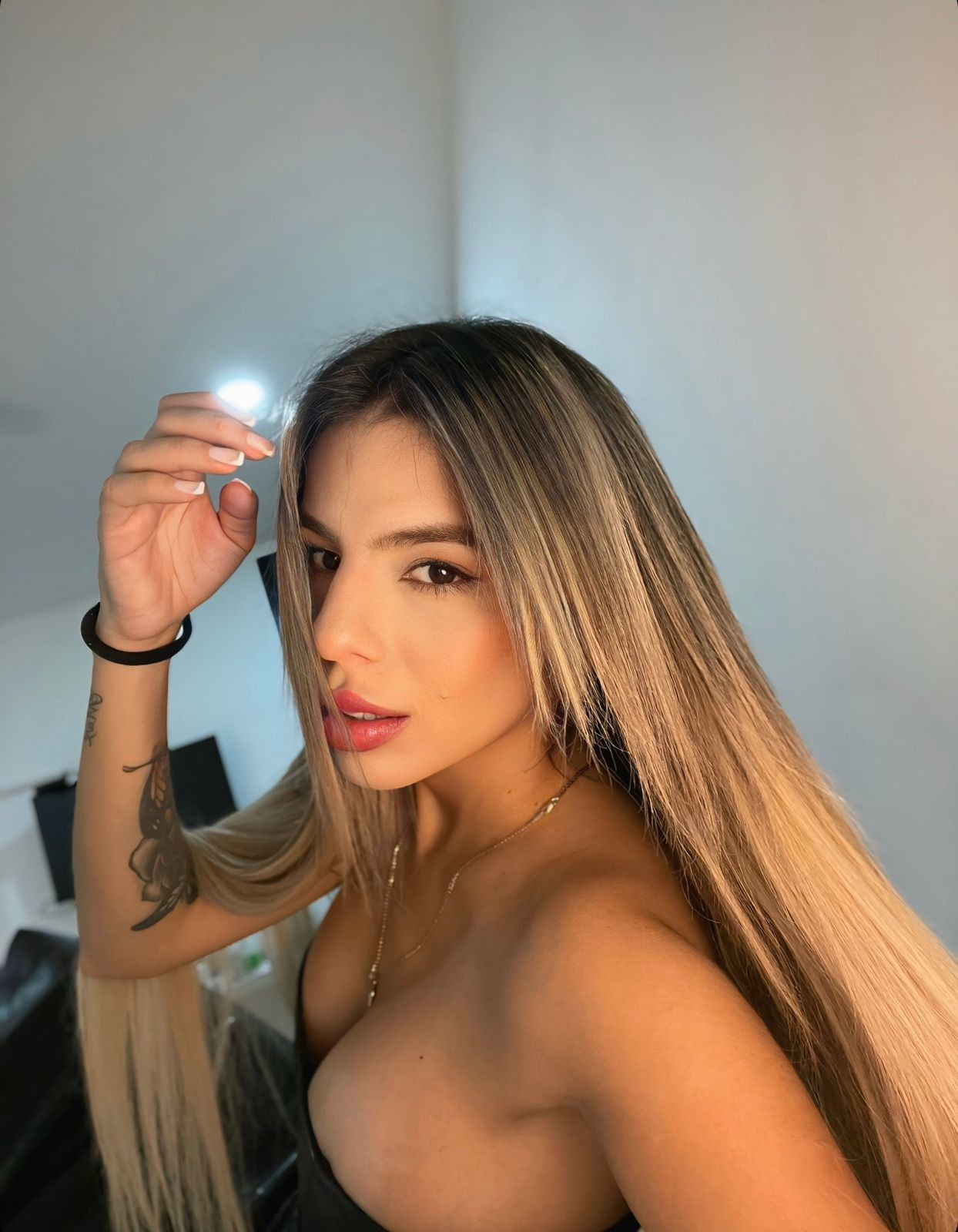 666054686|LUCIANA|Chica