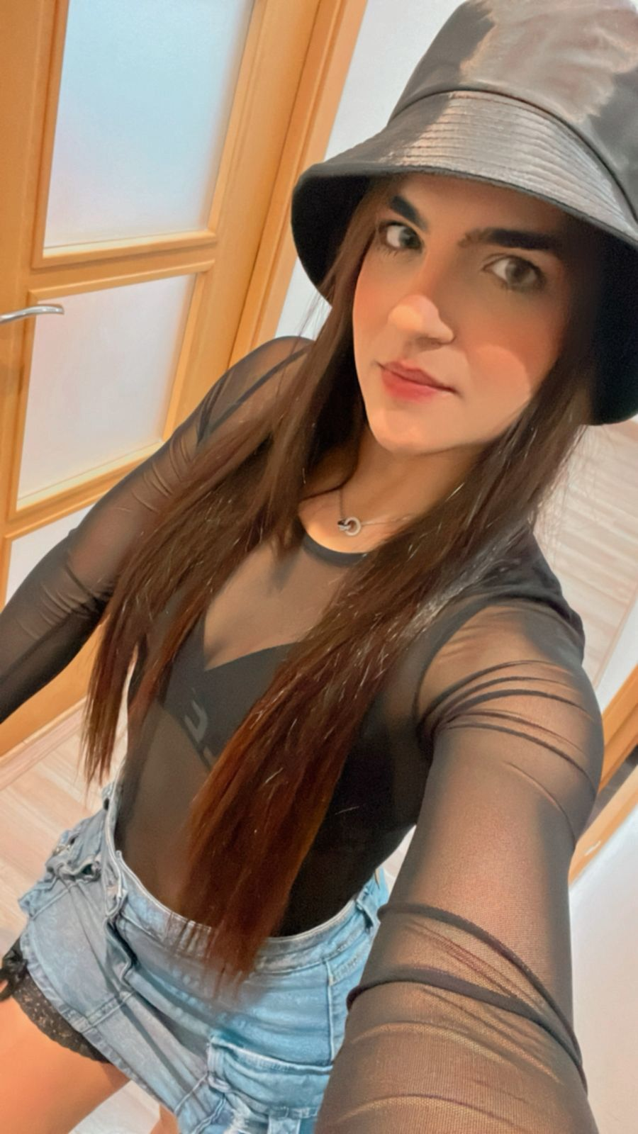 634158321|KARINA|Chica