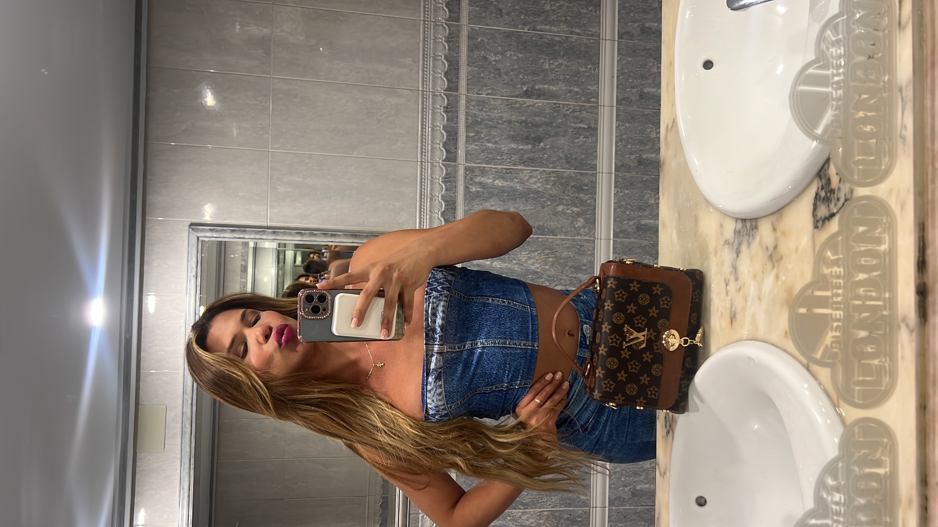 661019665|FABIOLA|Transexual